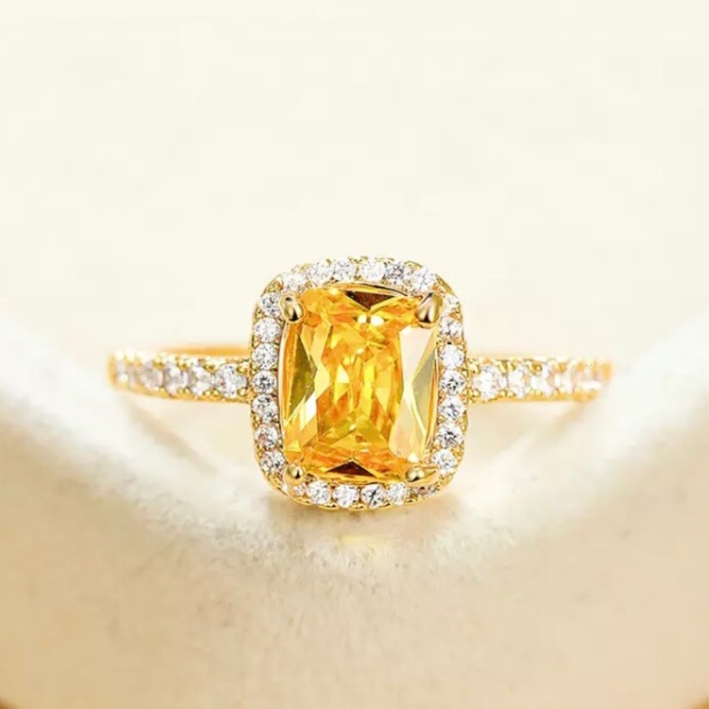 Brilliant Yellow Gold Topaz Diamond Statement Ring - Picture 1 of 7